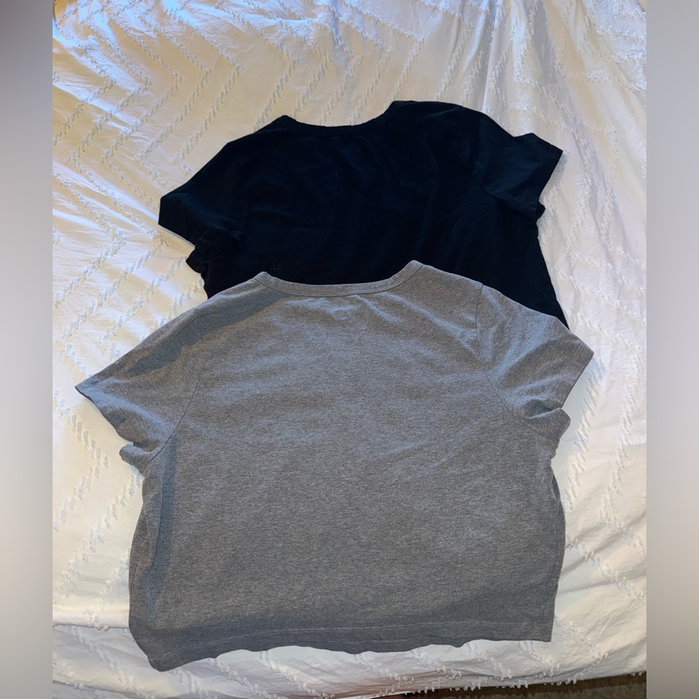 2 Pack Basic Crop Tees - Picture 7 of 8